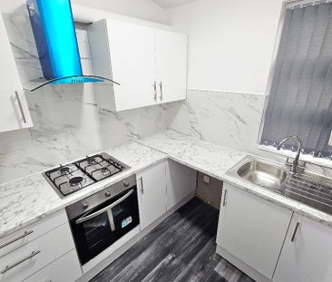 2 bedroom terraced house to rent - Photo 2