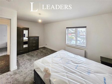 1 bedroom in a house share to rent - Photo 3