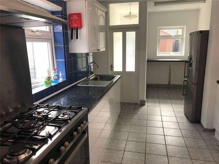 Sydney Road, Hornsey, London, N8 - Photo 5