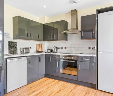 1 bedroom in a house share to rent - Photo 6