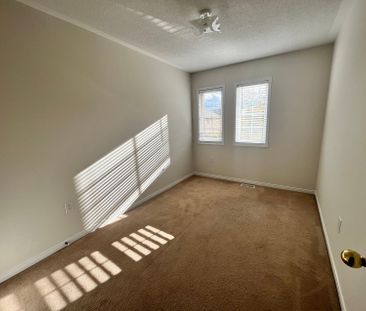 For Lease - 2299 Stone Glen Crescent, Oakville, Ontario - Photo 3