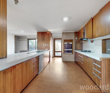 For Rent – Gorgeous 3-Bedroom Double-Story Home in a Tranquil Garde... - Photo 4
