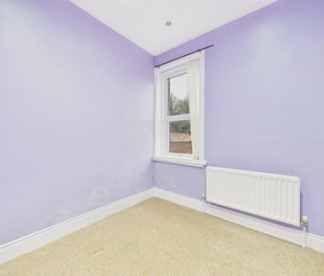 4 bedroom flat to rent - Photo 4