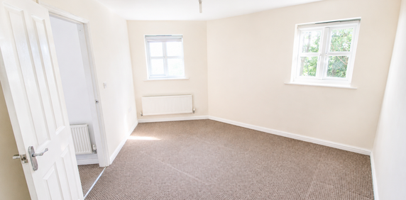 3 bedroom end of terrace house to rent - Photo 2