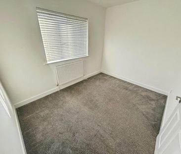 2 bedroom end of terrace house to rent - Photo 1