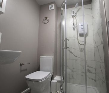 4 bedroom apartment to rent - Photo 5