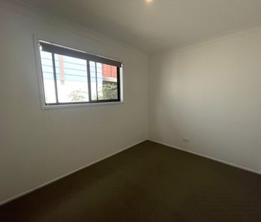 4 bedroom home in the heart of Budgewoi - Photo 4