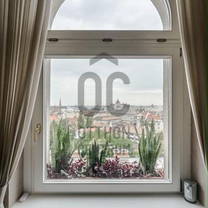 Kiadó újszerű állapotú lakás - Budapest I. kerület - Photo 1