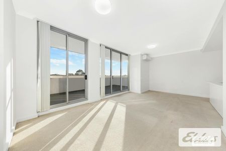 Modern Apartment with View - Photo 3