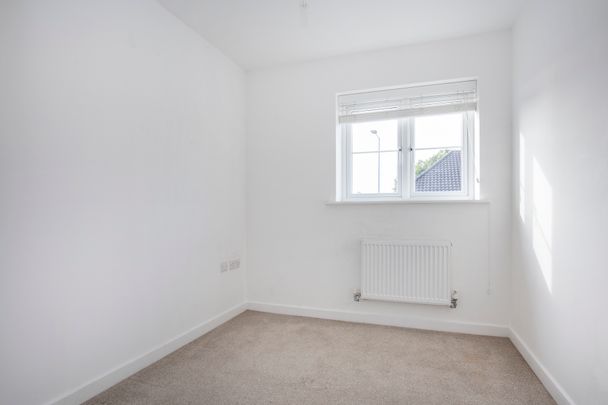 3 bedroom house to rent The Pines, Cringleford, Norwich, NR4 - Photo 1