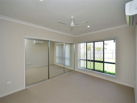 23 Monte Visto Court, Mount Louisa - Photo 2