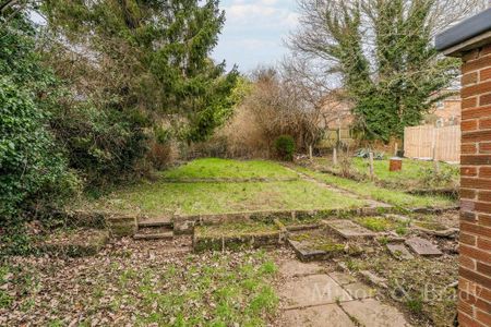 2 bedroom ground floor flat to rent - Photo 3