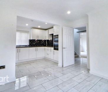 4 bedroom detached house to rent - Photo 6