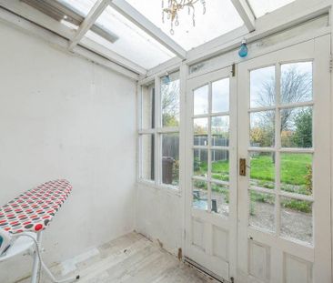 4 bedroom semi-detached house to rent - Photo 4