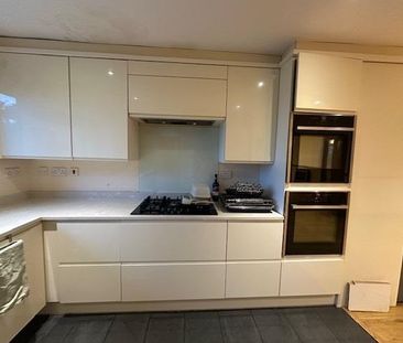 2 bedroom semi-detached house to rent - Photo 2