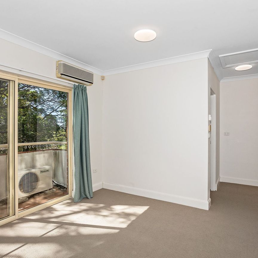Three (3) Bedroom Townhouse in the Heart of Chatswood - Photo 1