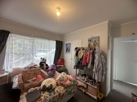 Affordable 2 bedroom unit in Onehunga - Photo 3