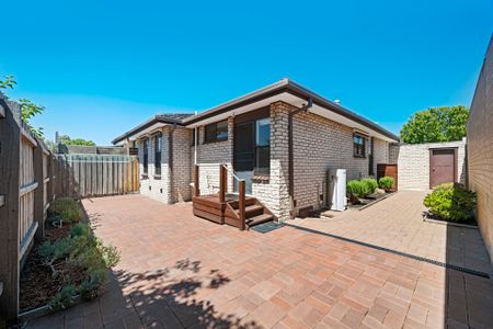NEAT & SPACIOUS 2 BEDROOMS UNIT WITH PRIVATE COURTYARD - Photo 2