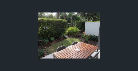 Resort living overlooking the lagoon pool - Photo 3