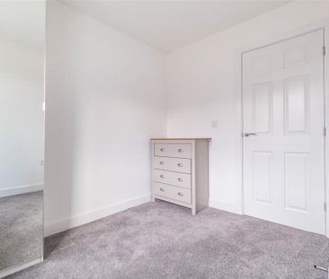 2 bedroom semi-detached house to rent - Photo 4