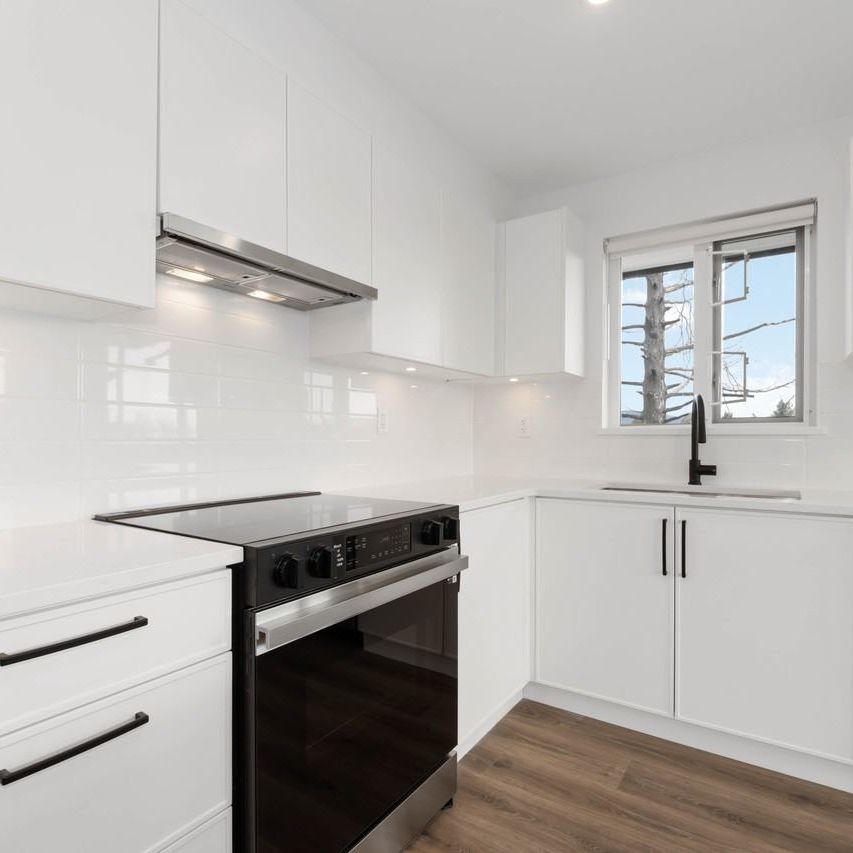 22575 Brown Avenue condo — Maple Ridge, BC (1-Bedroom) - 1 Bedroom - Photo 1