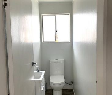 Charming 3 bedroom Home Paraparaumu Beach - Photo 6