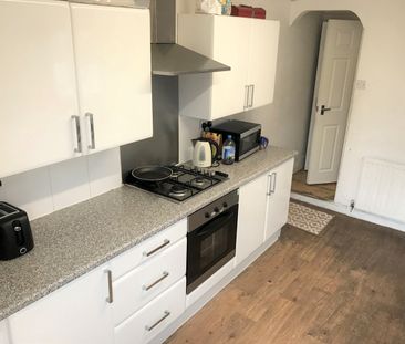 4 Bed Terraced House, Whitby Road, M14 - Photo 2