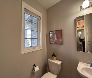 For Lease - 3492 Vernon Powell Drive, Oakville, Ontario - Photo 2