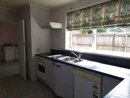 Greenwoods Corner - Photo 2