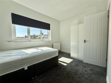 6 bedroom semi-detached house to rent - Photo 5