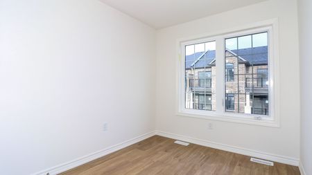 For Lease - 2025 Matteer Court Unit# Unit 20, Innisfil, Ontario - Photo 2