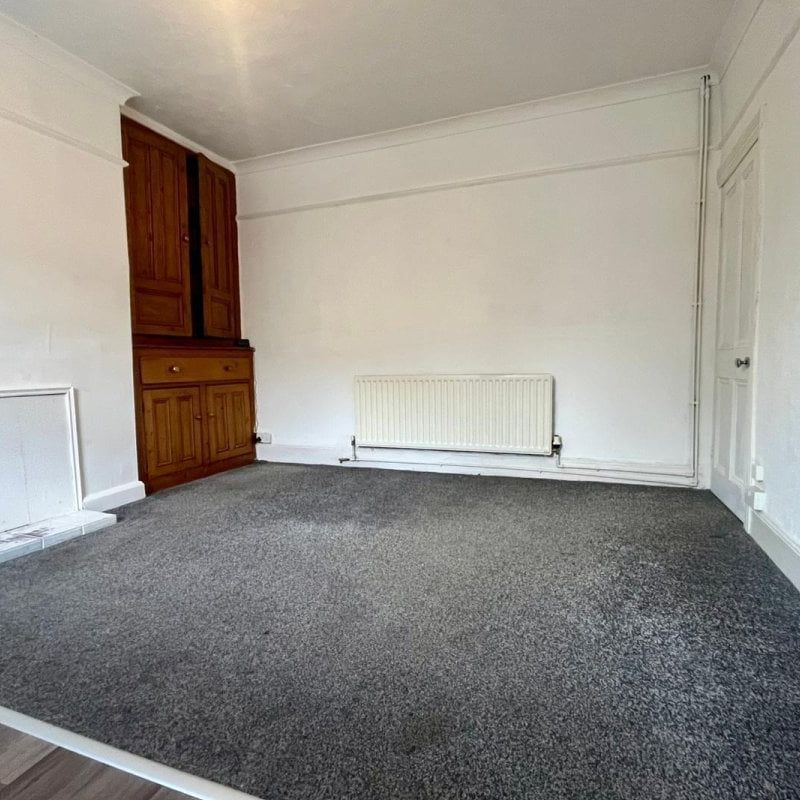 New Bank Street - Photo 1