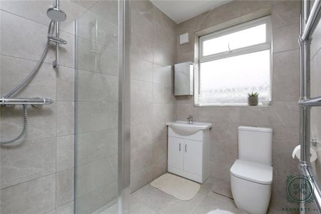 House to rent - Photo 3