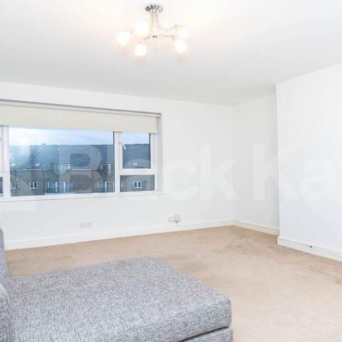 A generous 2 double bedroom property located minutes to Finsbury Park station - Photo 1
