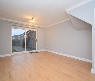 Holly Dene, Ossett - Photo 1