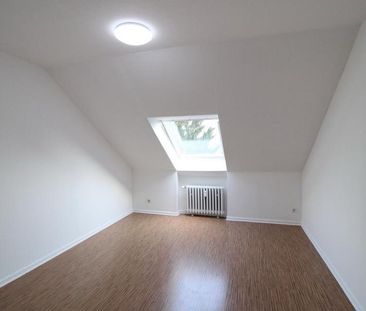 Schöne helle 2-Zimmer Dachgeschosswohnung - Photo 1