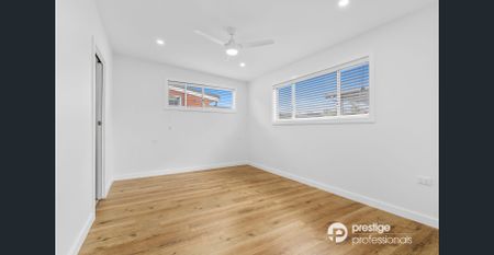 Newly Renovated 4 Bedroom, 2 Bathroom Home - Photo 3