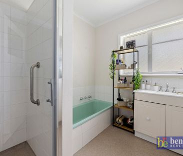 Convenient Home Near Bendigo CBD - Photo 6