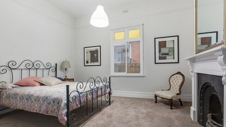 62 Lilydale Grove, Hawthorn East VIC 3123 - House For Rent | Domain - Photo 3