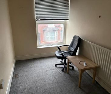 4 bedroom terraced house to rent - Photo 6