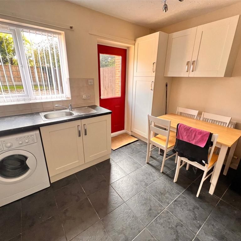 2 bedroom semi-detached house to rent - Photo 1