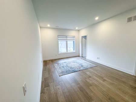 For Lease - 22 Direzze Court, Richmond Hill, Ontario - Photo 4