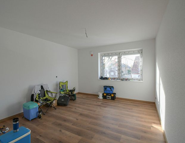 6635 - Stilvoll Wohnen im Neubau – Lichtdurchflutete 2,5-Zimmer-Wohnung mit Aufzug und Balkon - Photo 1