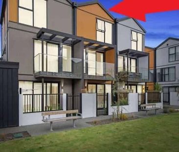 CITY CENTRE - TWO BEDROOM CENTRAL TOWNHOUSE WITH TWO BATHROOMS - Photo 1