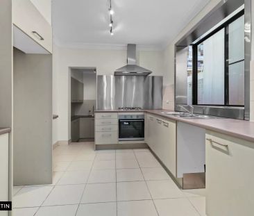 MGM MARTIN - THREE BEDROOM TOWNHOUSE - Photo 5