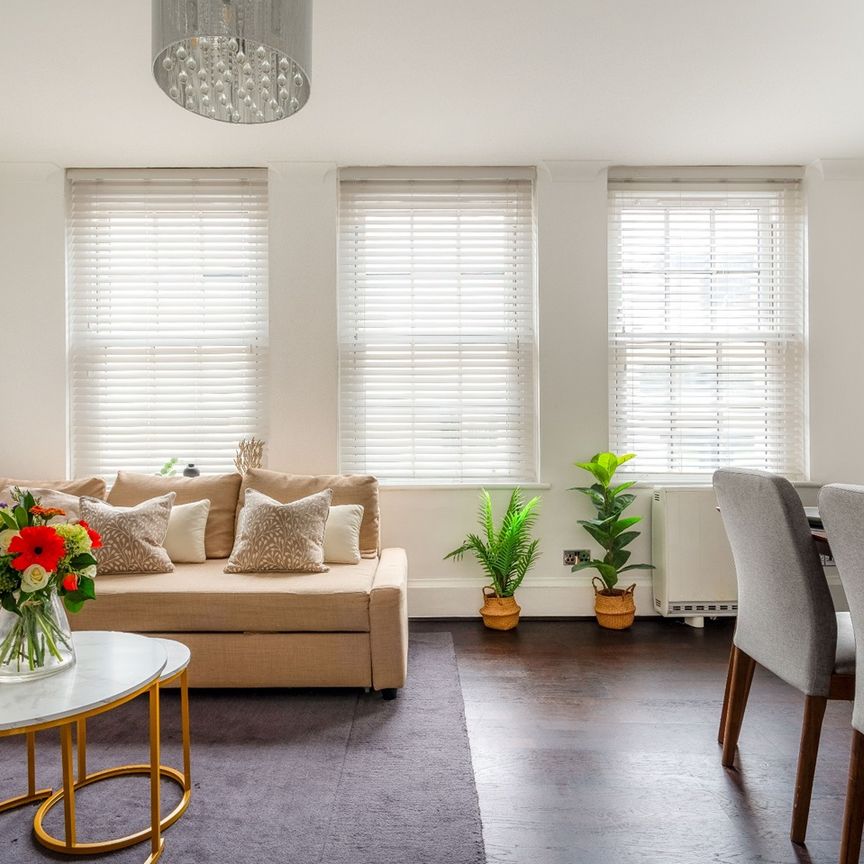 3 Bed Flat, West Street, BN1 - Photo 1