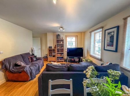 2 bedroom apartment to rent - Photo 4