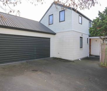 3 BEDROOM, 2 BATHROOM TOWNHOUSE - Photo 1