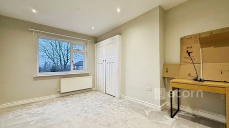 Terraced House to rent - Hurst Road, Erith, DA8 - Photo 2