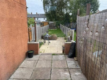 2 bedroom terraced house to rent - Photo 3